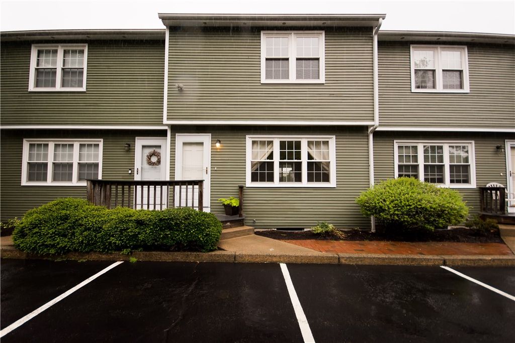 5804 Post Road 8, Warwick, RI 02818