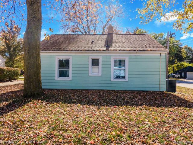 1330 Junction Street, Plymouth, MI 48170