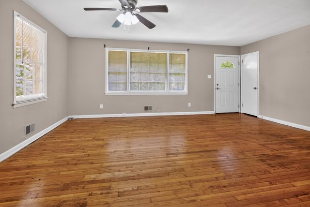 482 Carolyn Dr, Spartanburg, SC 29306