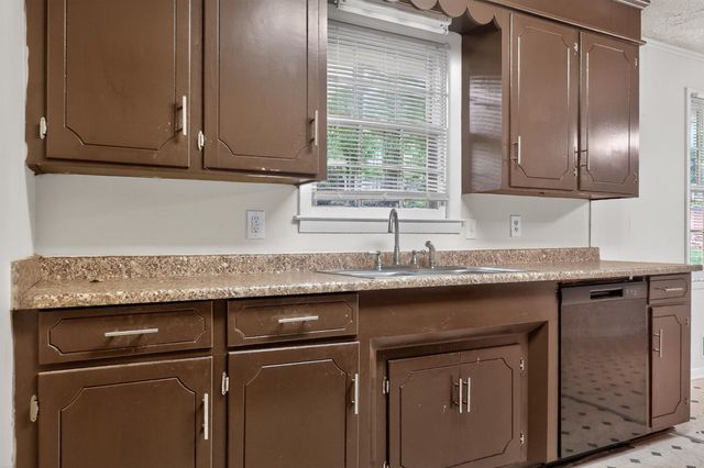 482 Carolyn Dr, Spartanburg, SC 29306
