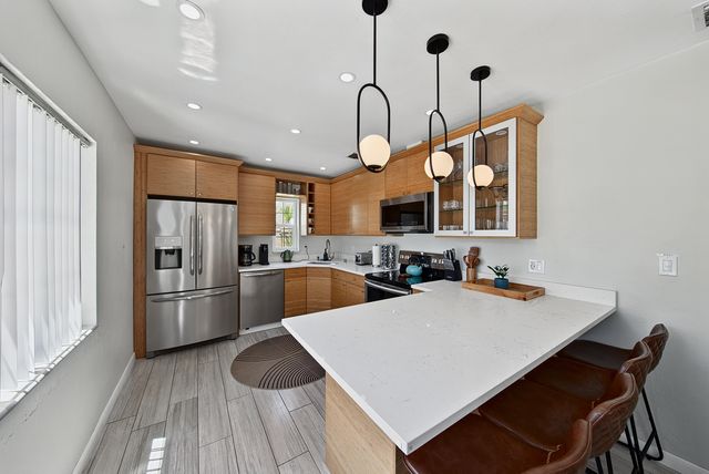 201 NE 16th Court, Fort Lauderdale, FL 33305