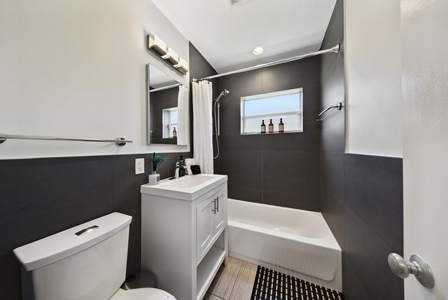 201 NE 16th Court, Fort Lauderdale, FL 33305