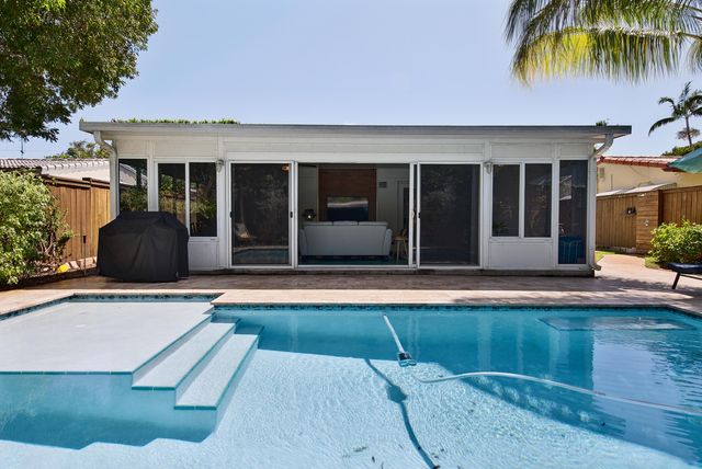 201 NE 16th Court, Fort Lauderdale, FL 33305
