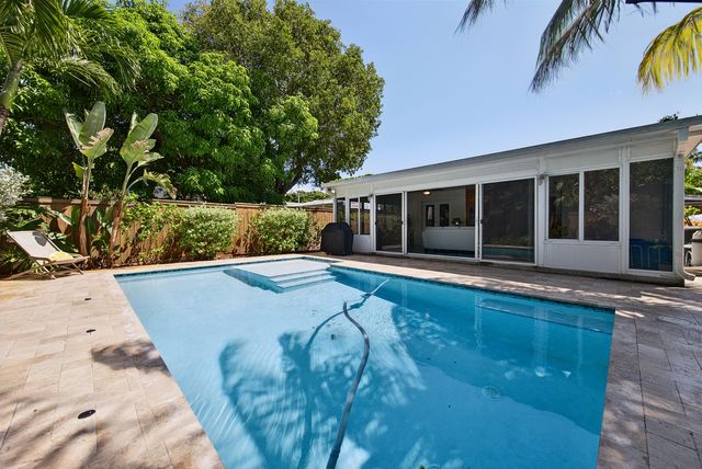 201 NE 16th Court, Fort Lauderdale, FL 33305