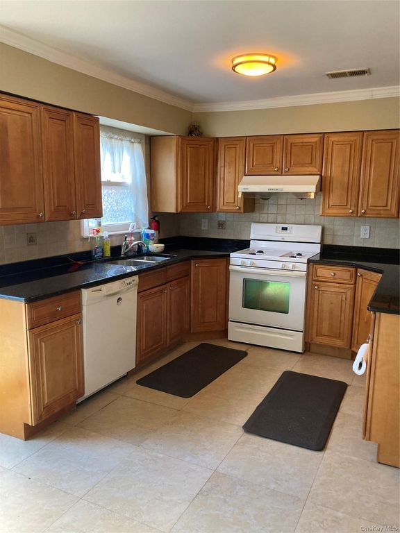 23-48 Corporal Kennedy Street 71, Bayside, NY 11360 — photo 2