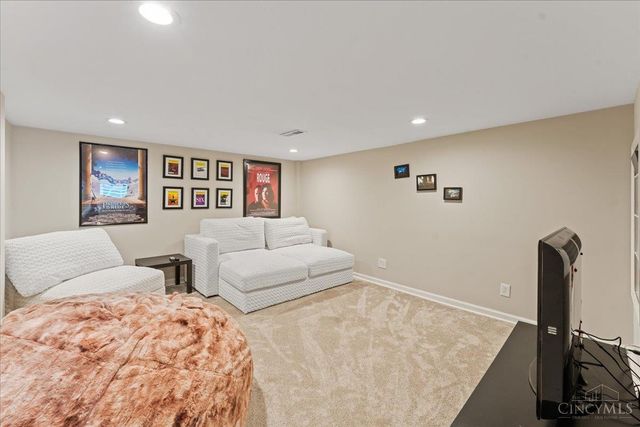 10019 Zig Zag Road, Montgomery, OH 45242