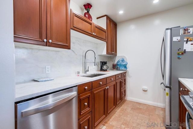 820 Frances Drive, Vista, CA 92084