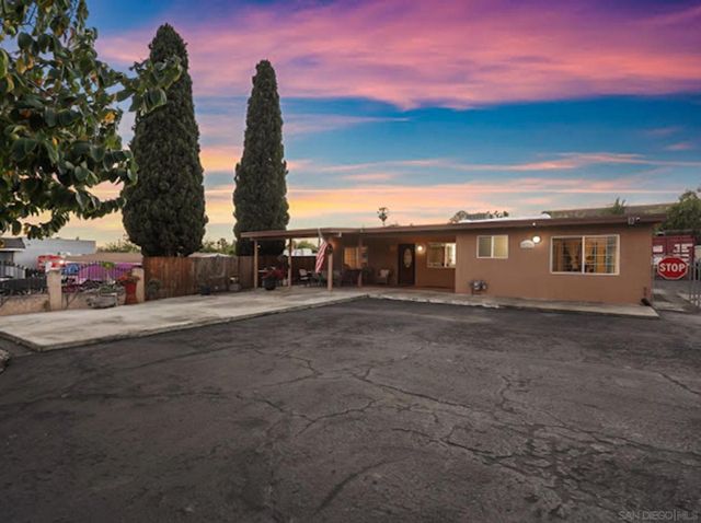 820 Frances Drive, Vista, CA 92084