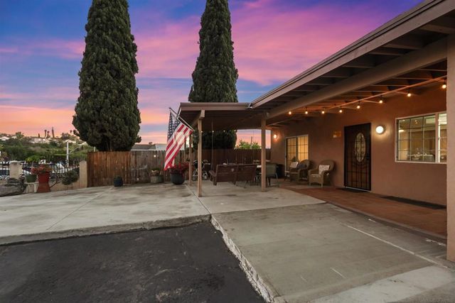 820 Frances Drive, Vista, CA 92084