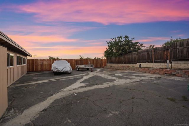 820 Frances Drive, Vista, CA 92084