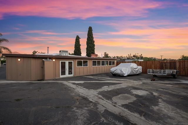 820 Frances Drive, Vista, CA 92084