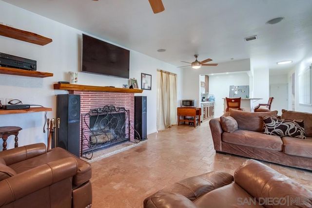 820 Frances Drive, Vista, CA 92084