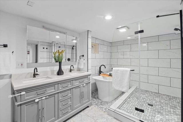 8250 Corliss Avenue N, Seattle, WA 98103