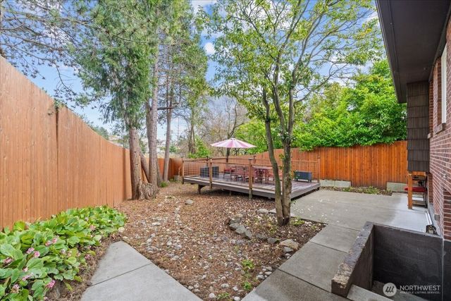 8250 Corliss Avenue N, Seattle, WA 98103