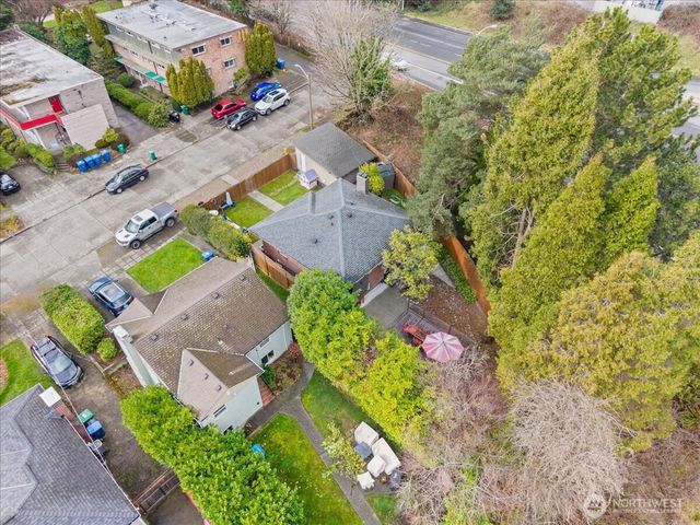 8250 Corliss Avenue N, Seattle, WA 98103