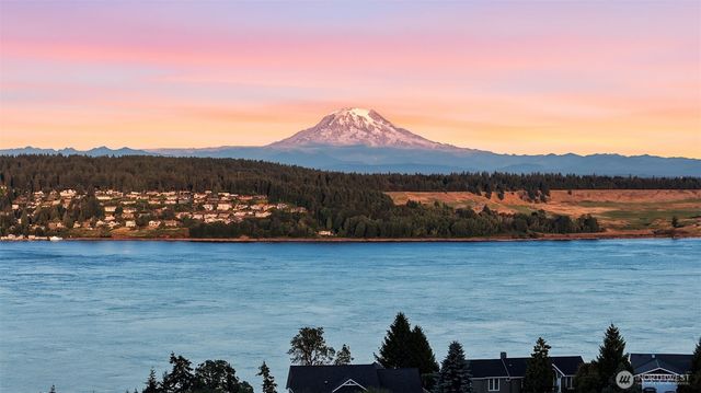 1263 Pilchuck Drive, Fox Island, WA 98333