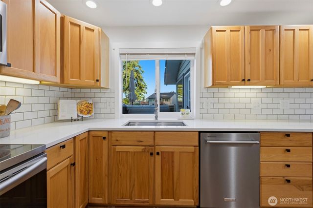 1263 Pilchuck Drive, Fox Island, WA 98333