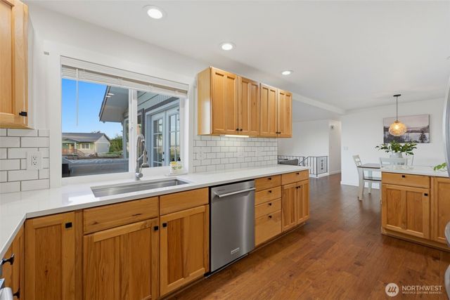 1263 Pilchuck Drive, Fox Island, WA 98333