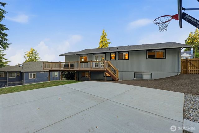 1263 Pilchuck Drive, Fox Island, WA 98333
