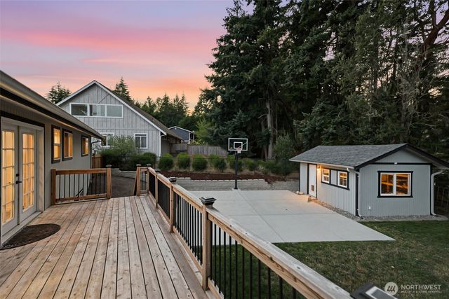 1263 Pilchuck Drive, Fox Island, WA 98333