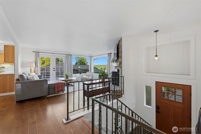 1263 Pilchuck Drive, Fox Island, WA 98333