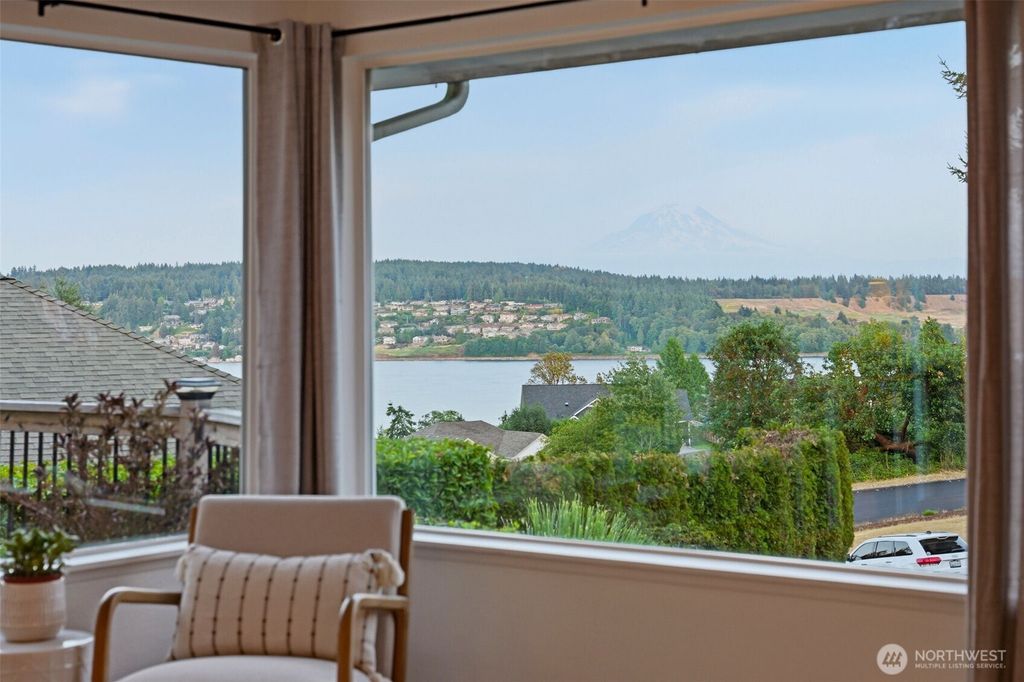 1263 Pilchuck Drive, Fox Island, WA 98333