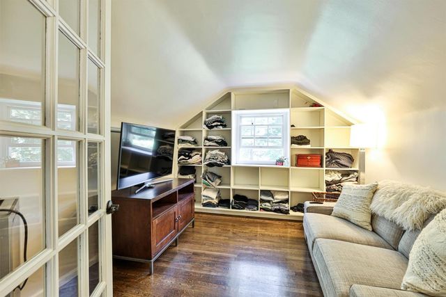 5801 Kenwood Road, Madeira, OH 45243