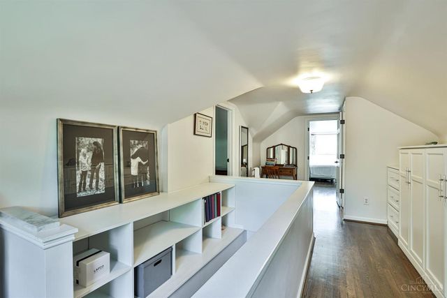 5801 Kenwood Road, Madeira, OH 45243