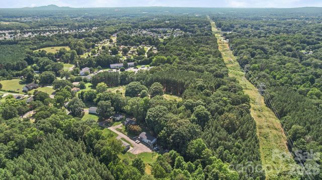 606 Robinson Clemmer Road, Dallas, NC 28034