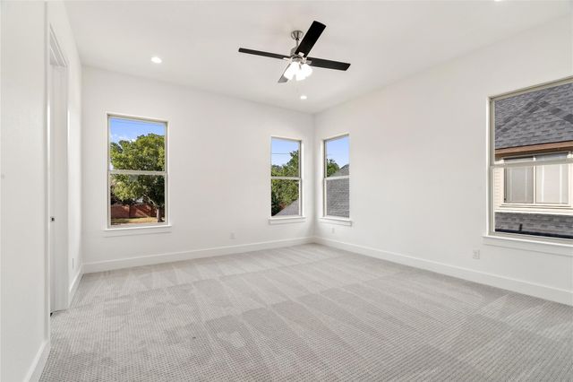 907 Saint George Place, Desoto, TX 75115