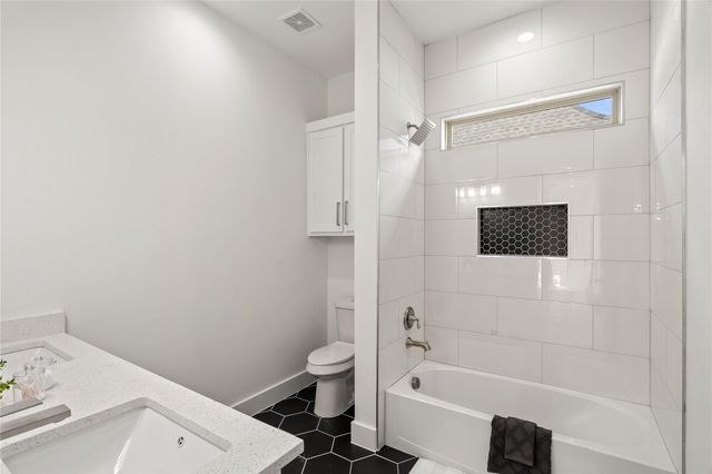 907 Saint George Place, Desoto, TX 75115