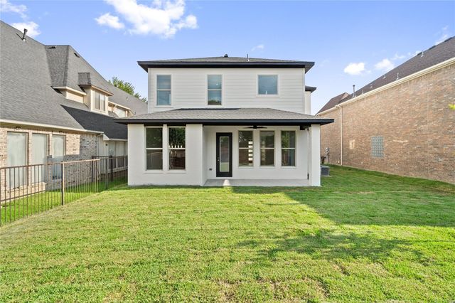 907 Saint George Place, Desoto, TX 75115