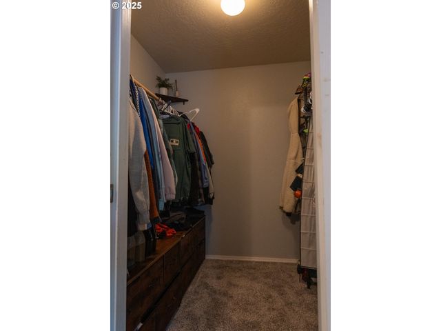 689 BLUE JAY Loop, Creswell, OR 97426