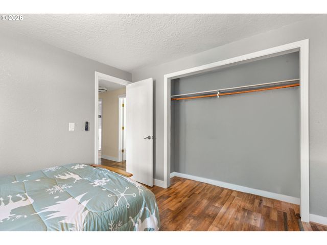 1385 RIVER BEND Rd, Salem, OR 97304