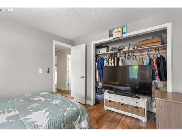 1385 RIVER BEND Rd, Salem, OR 97304