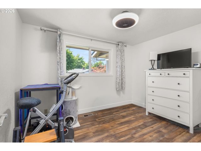 1385 RIVER BEND Rd, Salem, OR 97304