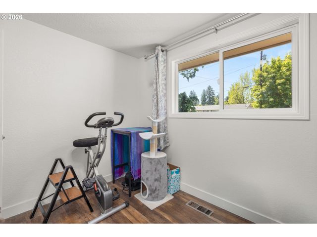 1385 RIVER BEND Rd, Salem, OR 97304