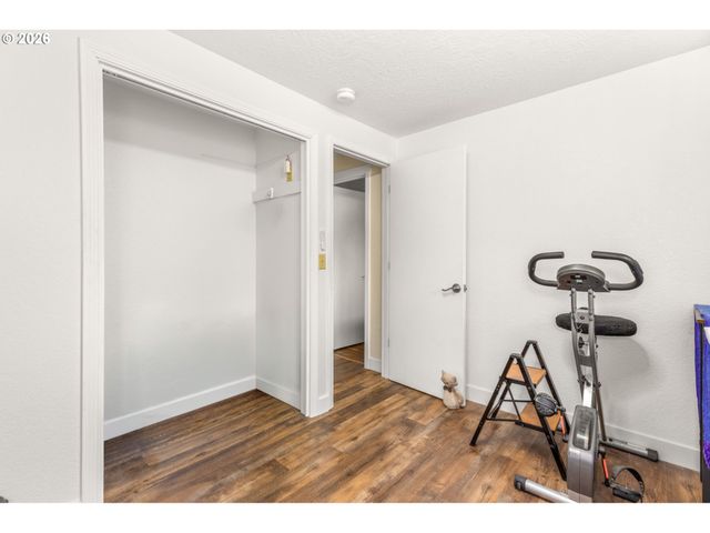 1385 RIVER BEND Rd, Salem, OR 97304