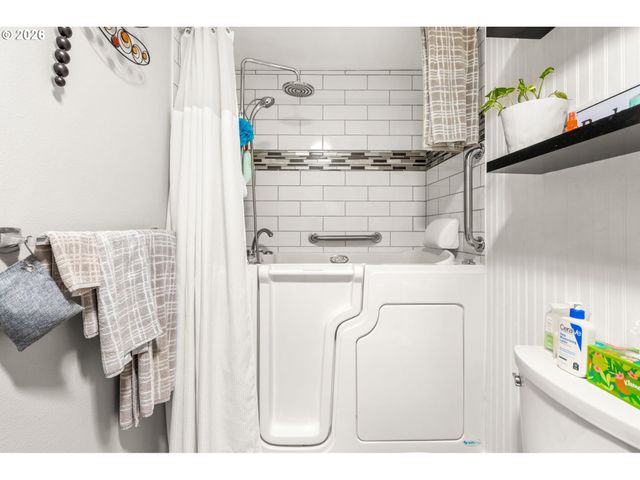 1385 RIVER BEND Rd, Salem, OR 97304