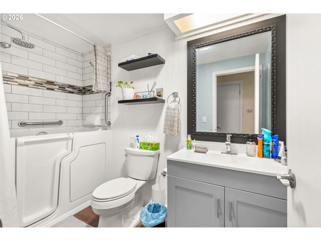 1385 RIVER BEND Rd, Salem, OR 97304