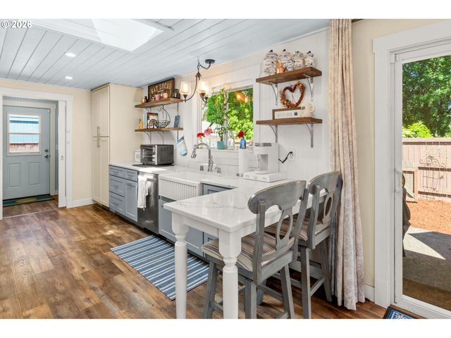 1385 RIVER BEND Rd, Salem, OR 97304