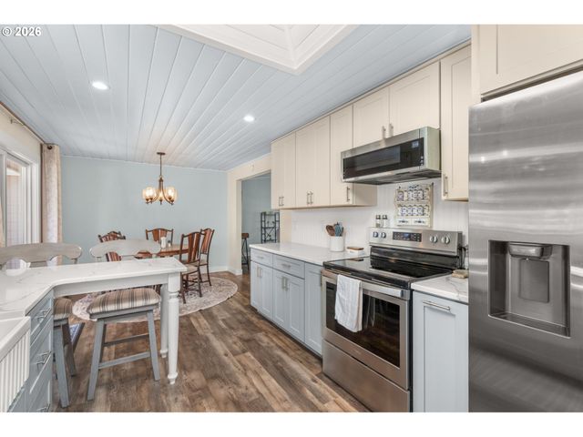 1385 RIVER BEND Rd, Salem, OR 97304