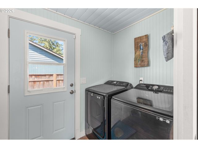 1385 RIVER BEND Rd, Salem, OR 97304