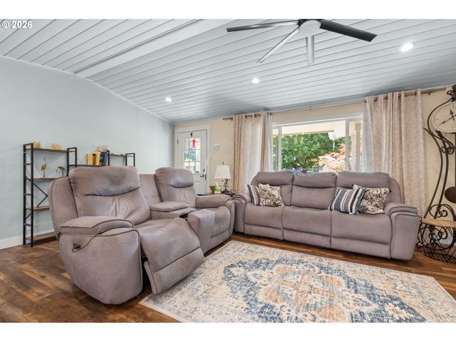 1385 RIVER BEND Rd, Salem, OR 97304
