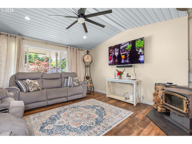 1385 RIVER BEND Rd, Salem, OR 97304