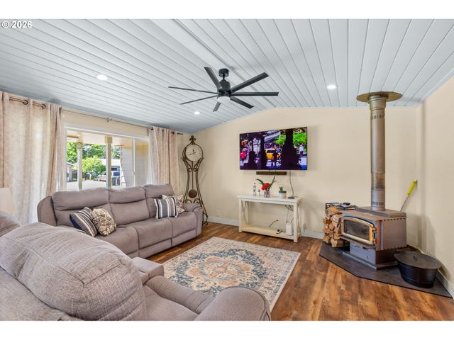 1385 RIVER BEND Rd, Salem, OR 97304