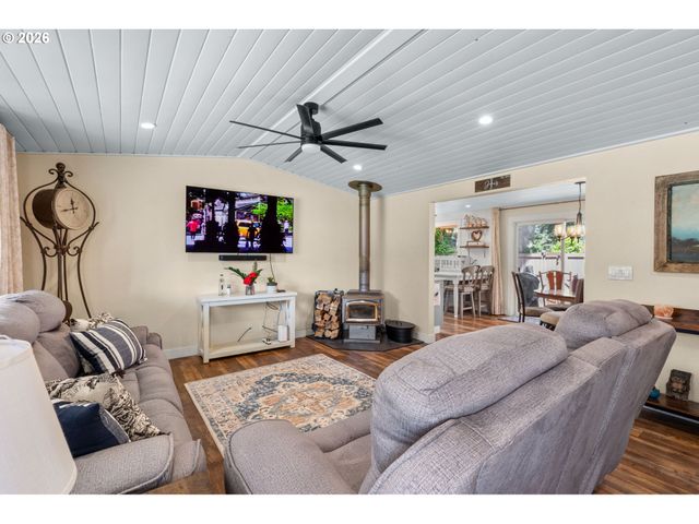 1385 RIVER BEND Rd, Salem, OR 97304