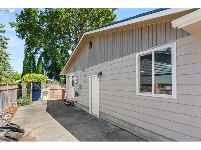 1385 RIVER BEND Rd, Salem, OR 97304