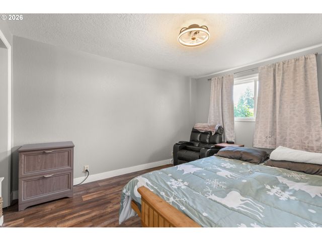 1385 RIVER BEND Rd, Salem, OR 97304