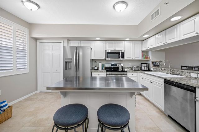 960 STARKEY ROAD 5504, Largo, FL 33771